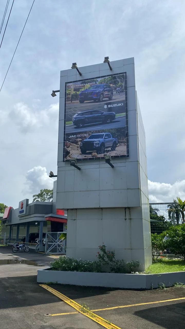 Lonas publicitarias impresas por BYRONALLEN
